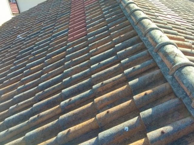 加古川市の老朽化したセメント瓦屋根